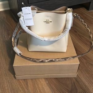 Coach Bucket Bag